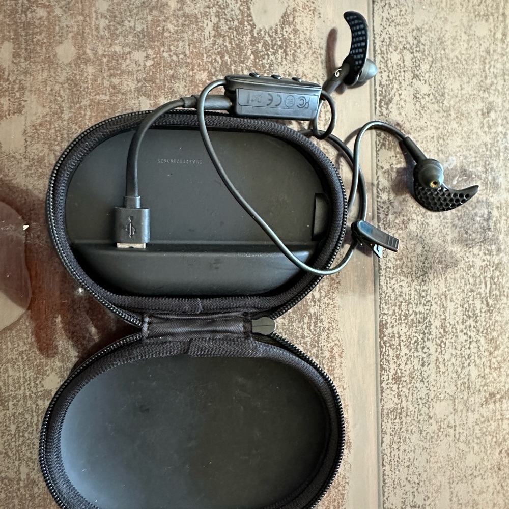 Jaybird Bluetooth Active Headset with charging case!